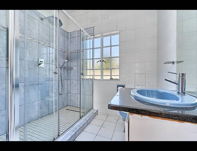 4 BEDROOM HOUSE FOR SALE IN BENMORE GARDENS